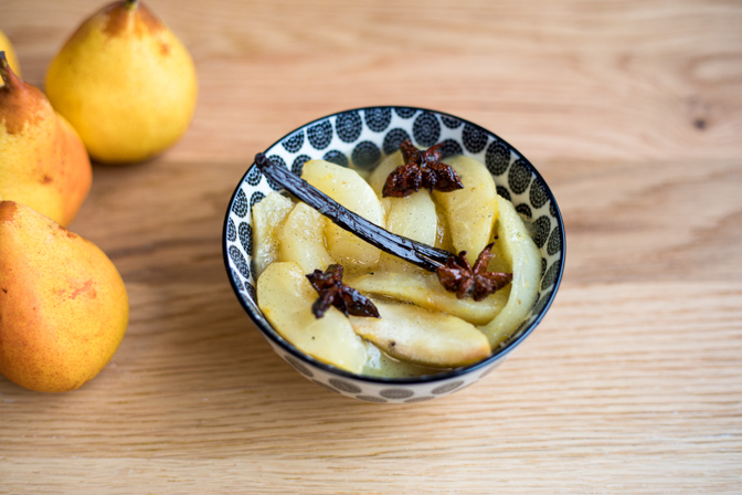 Poires au sirop citronné et vanillé